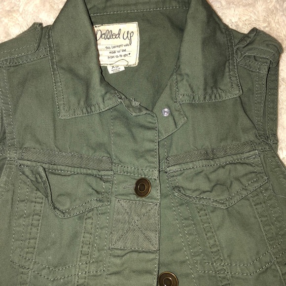 Vest - Picture 2 of 3